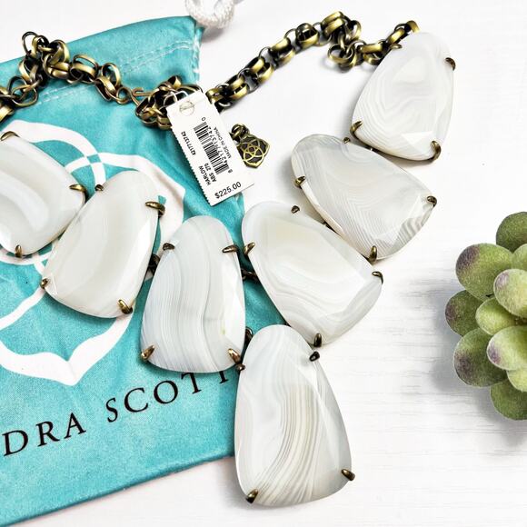 NEW Kendra Scott Banded Agate Harlow w/ Antique Brass Necklace - Picture 3 of 10
